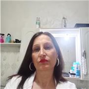 Sono una docente di lingue straniere Inglese e Francese),sono in grado di insegnare le lingue a livello C2